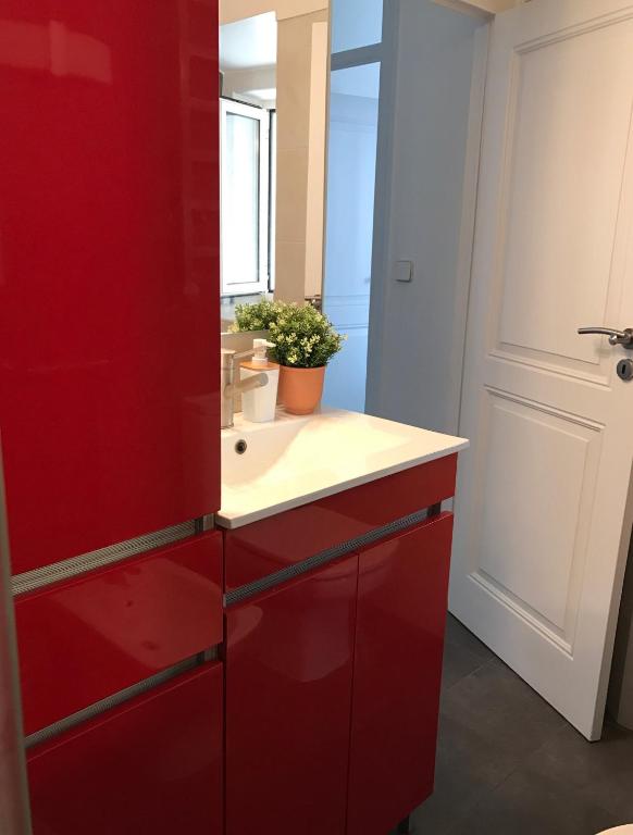 Luciano Resident photo 3