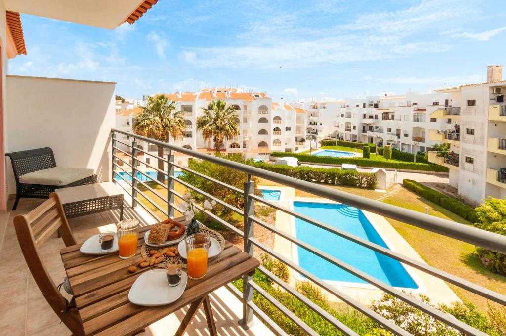 Almond Apartment by OCvillas — photo 1