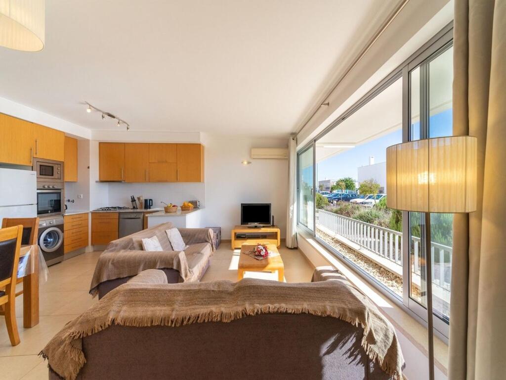 An Idyllic Algarve Home by the Water photo 2