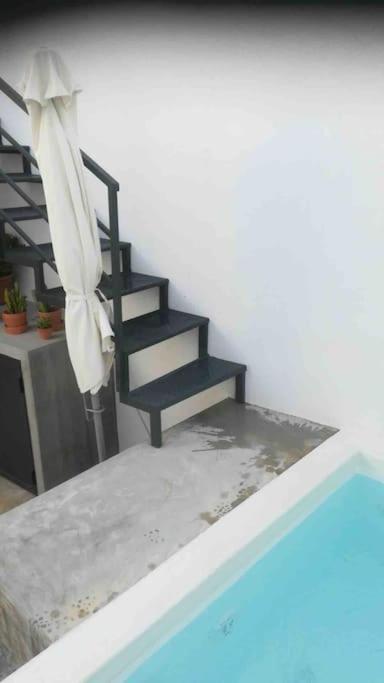 Traditional house: private pool and sunny terrace photo 2