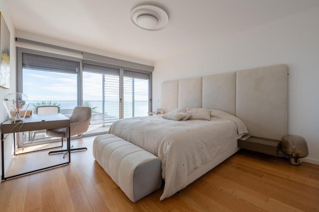 The View residence photo 2
