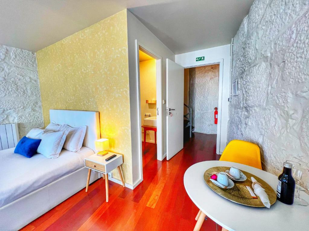 Largo das Flores Suites by Double Ninety Stays photo 2
