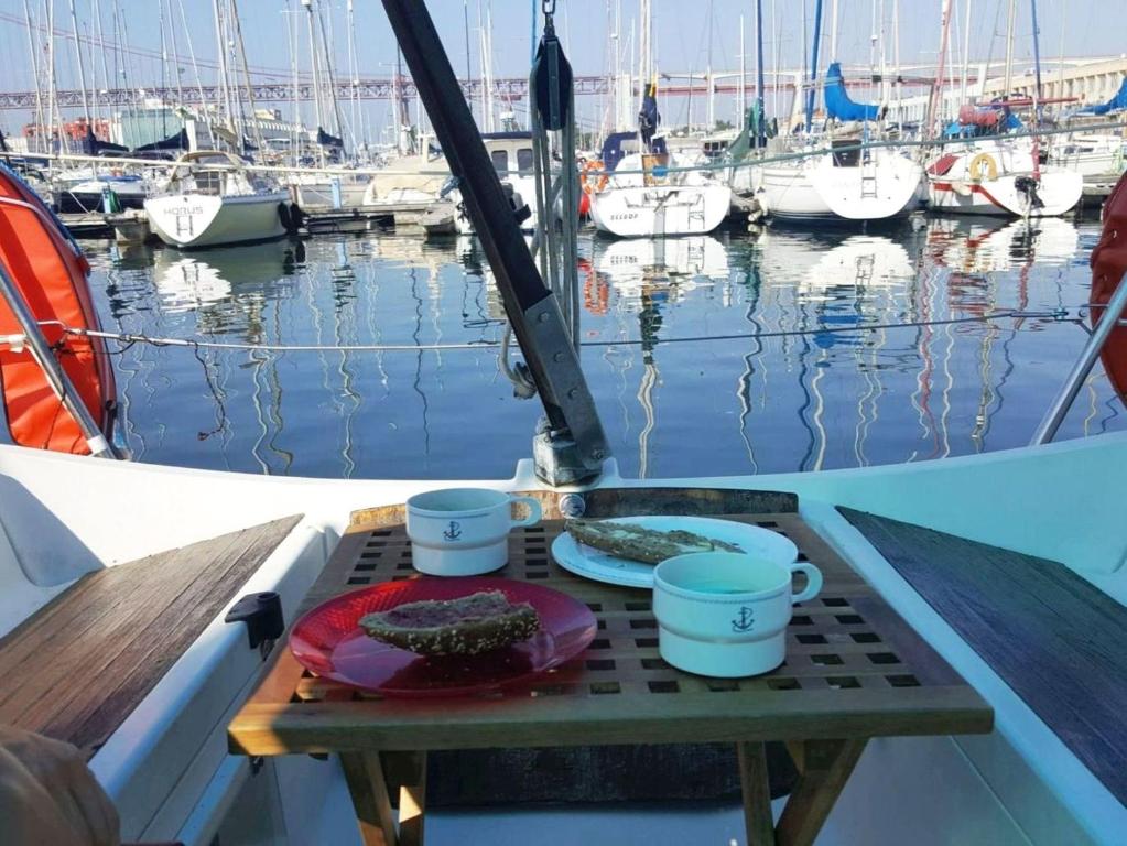 Sleep aboard a sailing boat in Lisbon photo 3