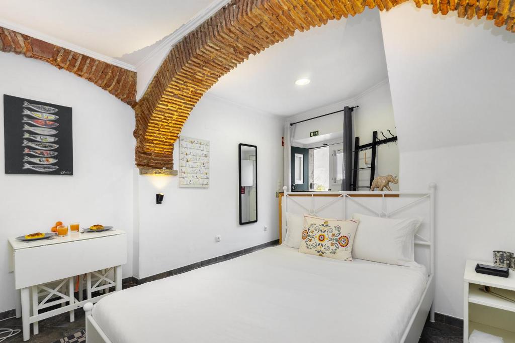WHome Cozy Alfama Haven: Perfect for Exploring Lisbon — photo 1