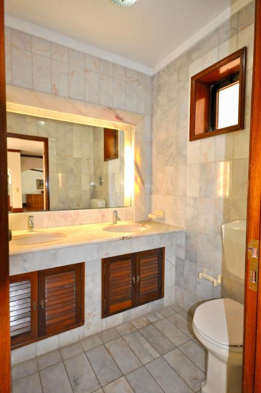 5 En-Suite Bedrooms photo 3