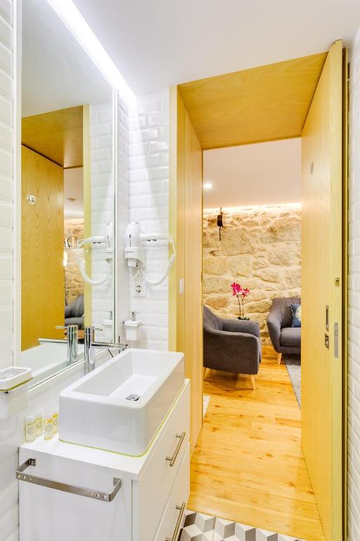 Riverside 2 Bedroom Apartment by DA'HOME photo 3