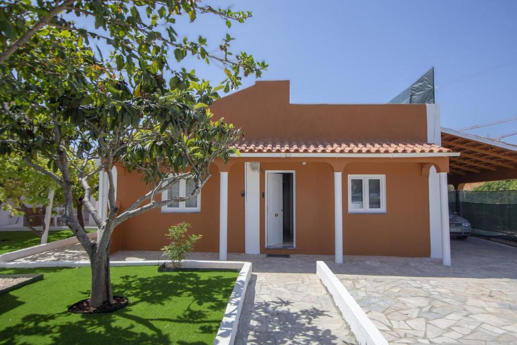 Family-Friendly Villa with Private Pool & Rooftop Oasis photo 2