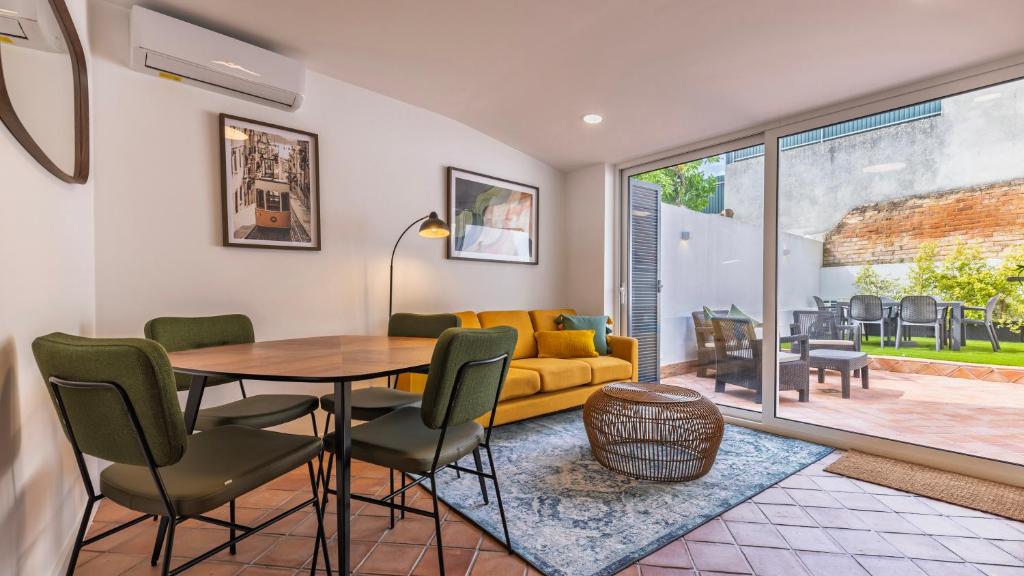 Sunny Garden 2BDR Apartment by LovelyStay — photo 1