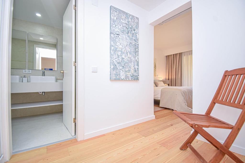 Stylish One Bedroom Apartment with Swimming Pool photo 3