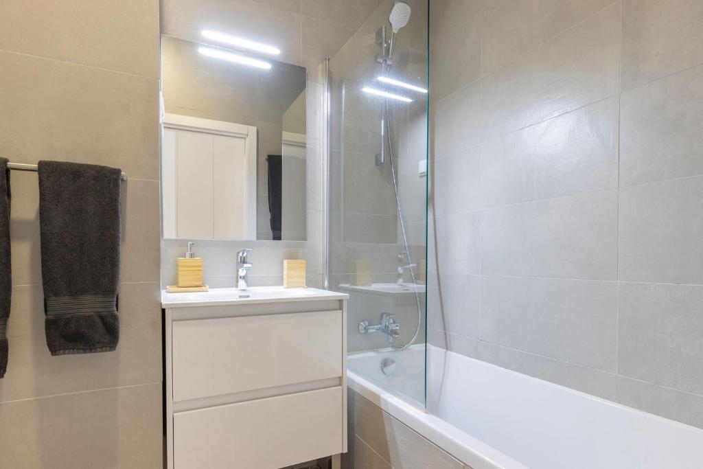 2BDR Cozy Apartment in Graça by LovelyStay photo 3