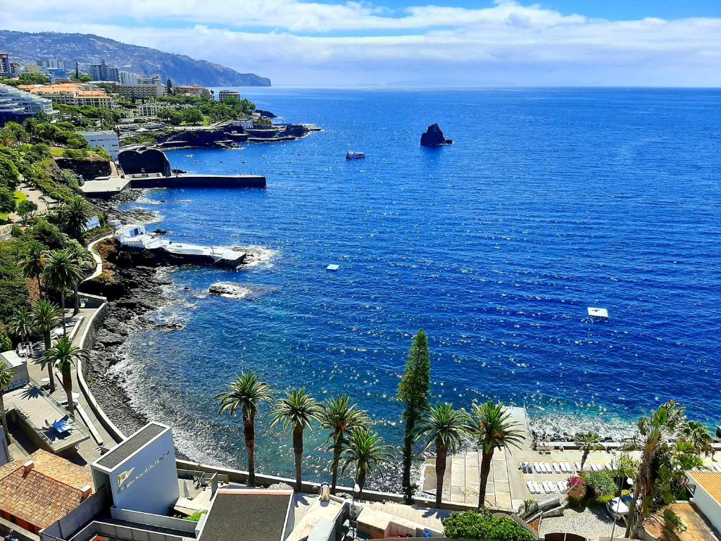 Superb Sea View Flat in Funchal — photo 1