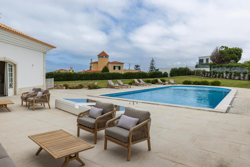 Windmill Beachfront Villa photo 2