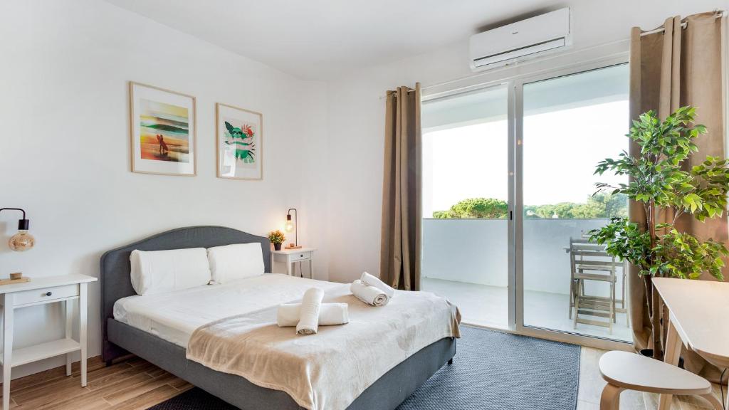 Terraços do Mar Apartment W/ Pool by LovelyStay photo 2