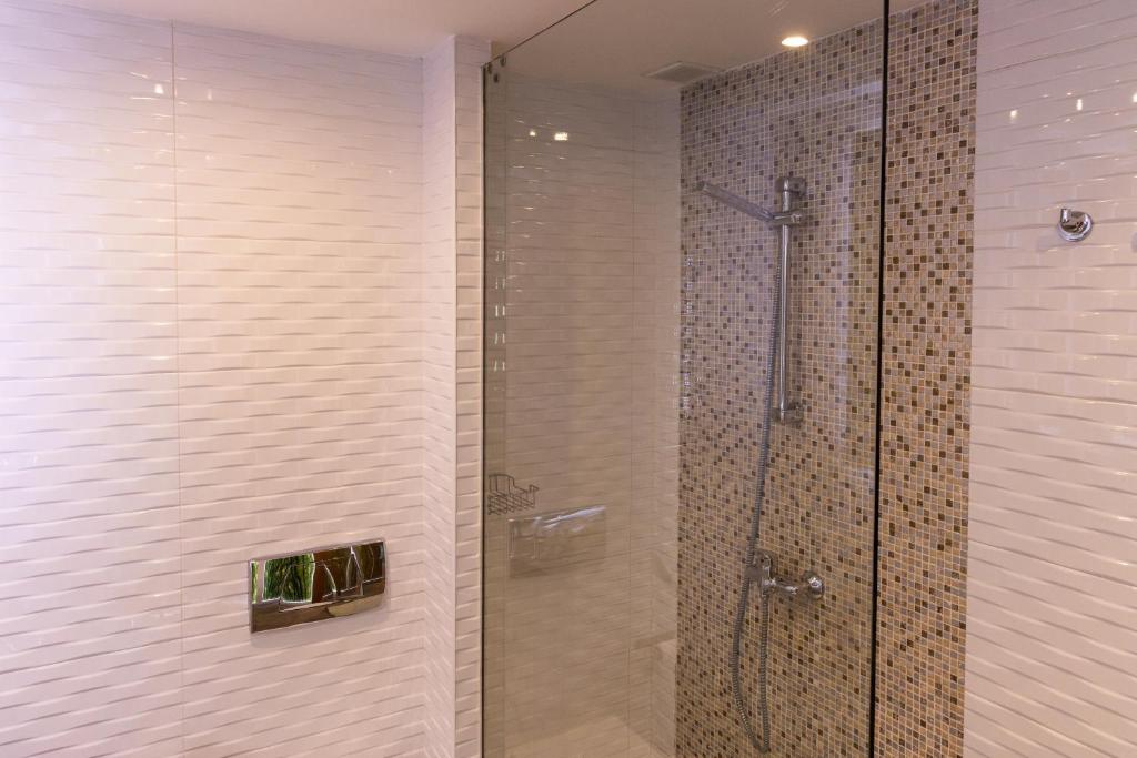 Stylish 1 Bedroom Apartment - 500m from the beach photo 3