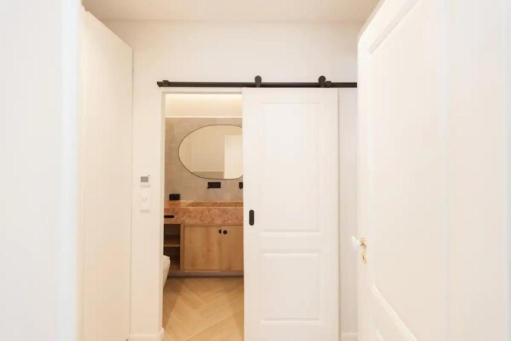 Serene T1 Apt in Lapa with AC and Private Patio photo 3