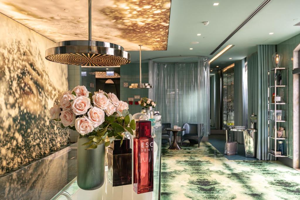 WC by The Beautique Hotels photo 3