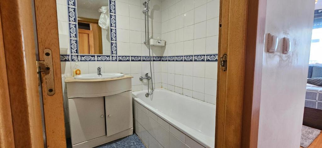 Modern 3 Bed Flat - Beaches photo 3