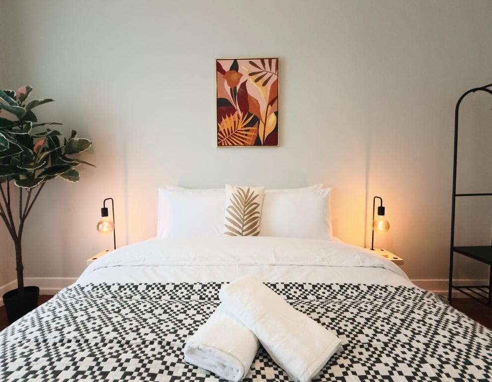 Soar Home l ENTRECAMPOS 1 l Stylish Stay 1 min to Metro & 5 min to Campo Grande Park — photo 1