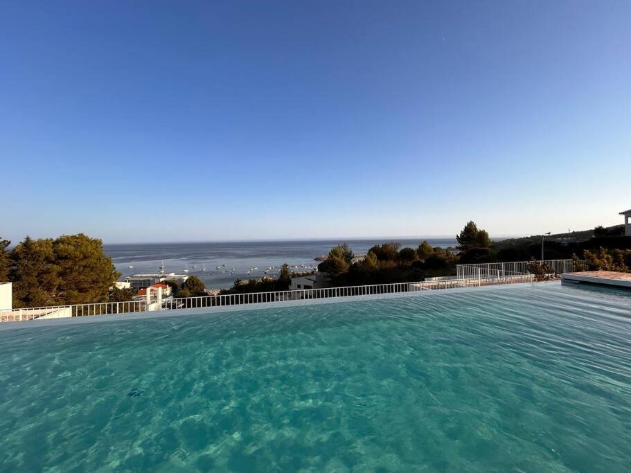 Spacious property ocean view photo 3