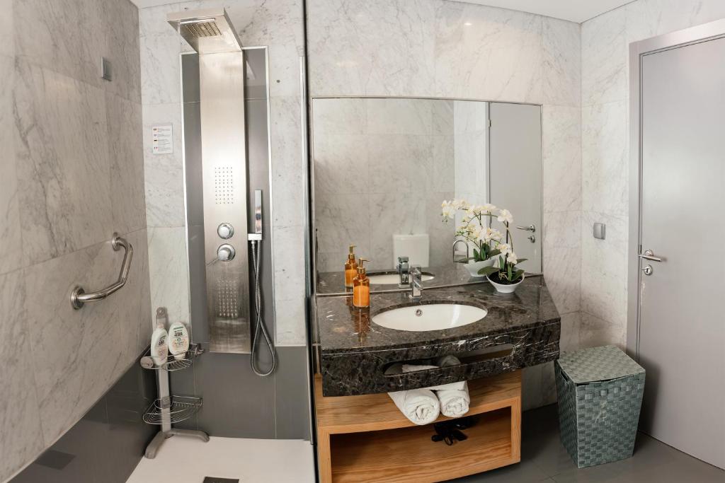 Sun Island Apartments photo 3