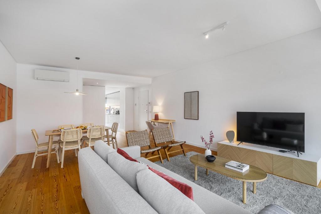 WHome Urban Retreat w/Parking — photo 1
