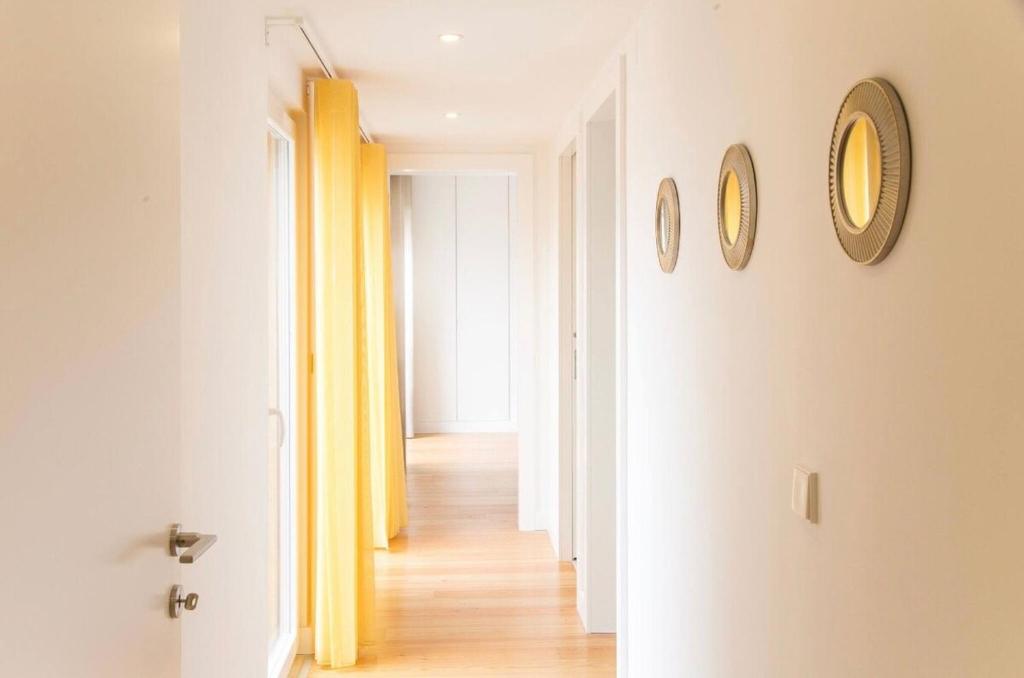 Bright 2 Bedroom Apartment with parking in Lisbon photo 3
