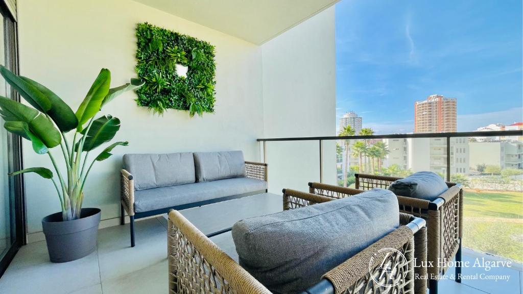Sunset - Luxury Property - Pool - Garden - 500m Beach photo 3