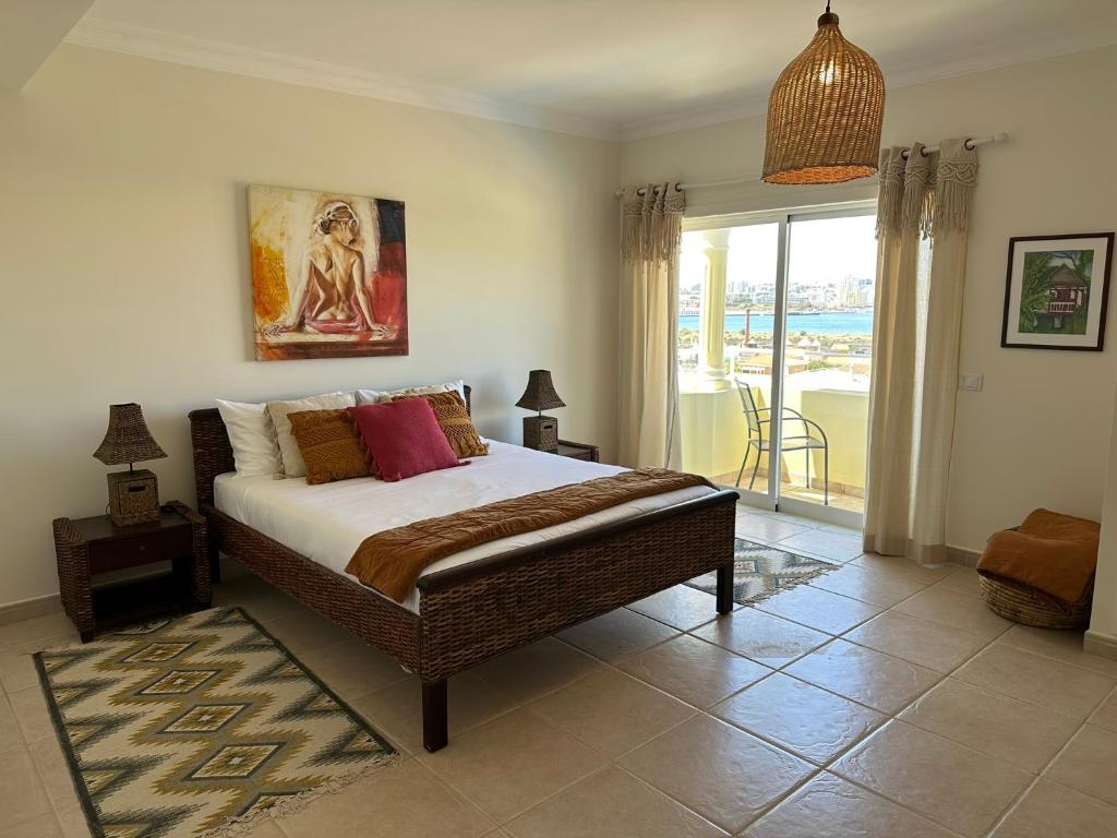 Booking.com: Hotels in Ferragudo. Book your hotel now! photo 2