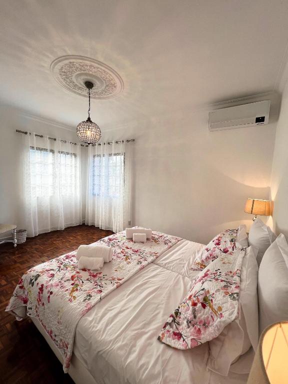 Sunshine Villa with Heated Pool photo 2