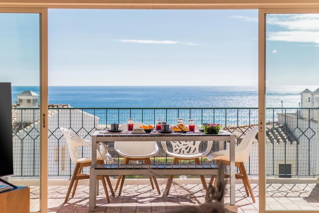 Casa Londamba Meia Praia Beach — photo 1