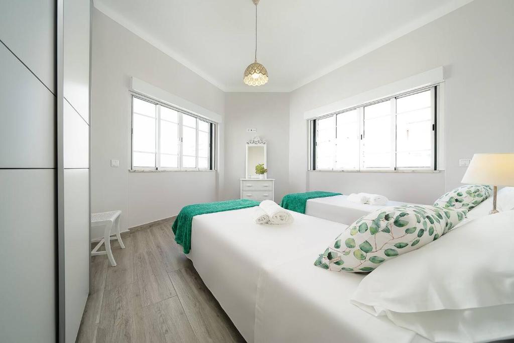 Spacious stylish apartment photo 2
