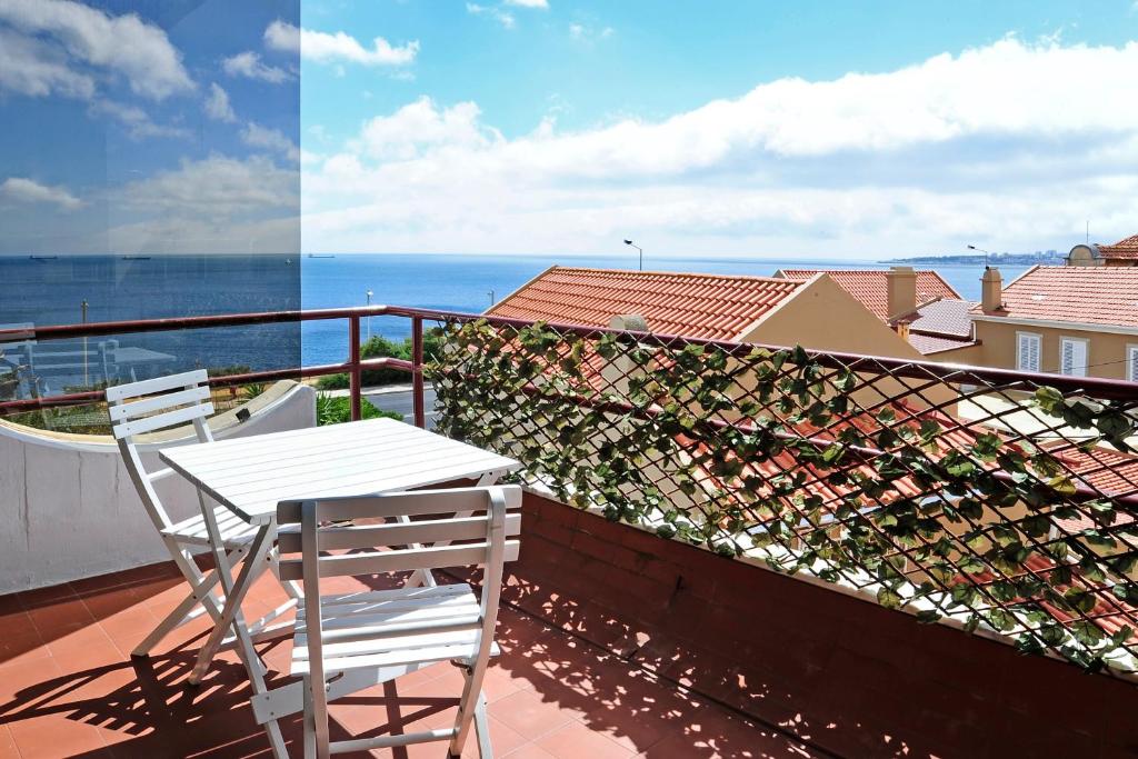 Sunset Balcony in Estoril - Checkinhome — photo 1