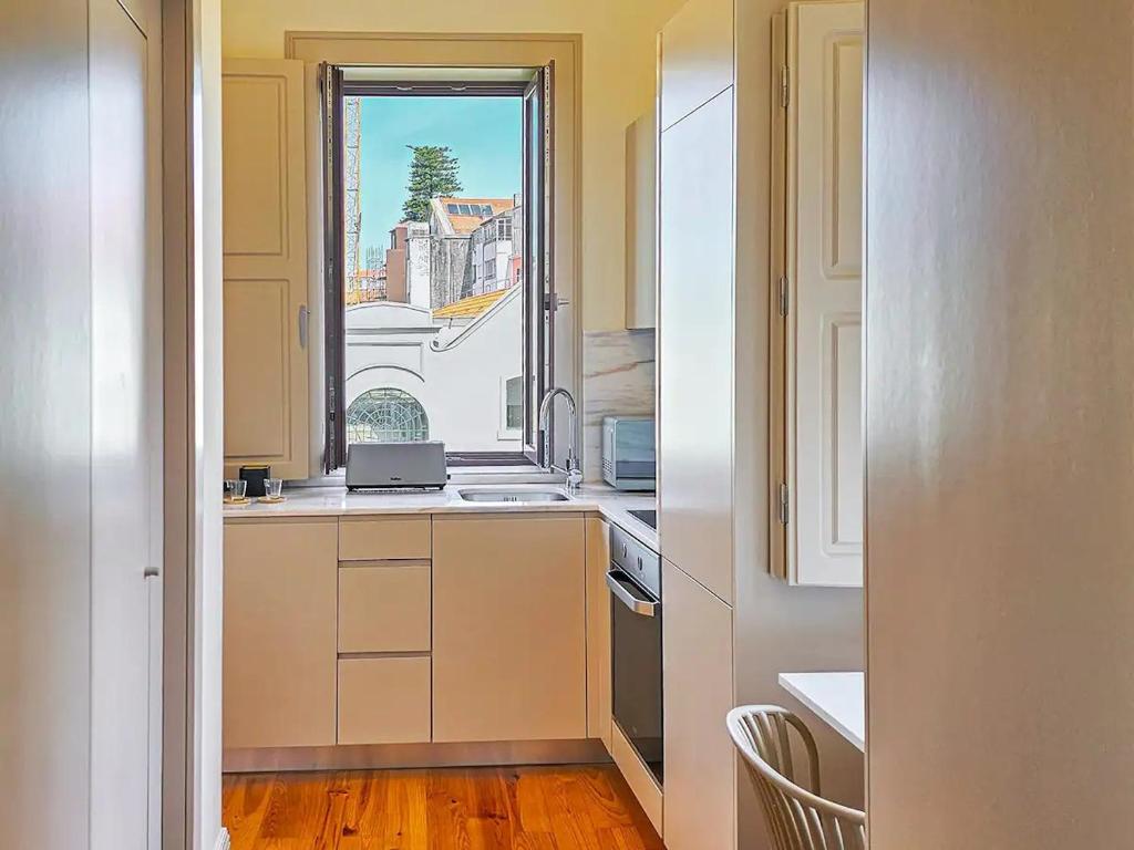 Wood Haven Luxury Duplex Downtown Porto with AC photo 3