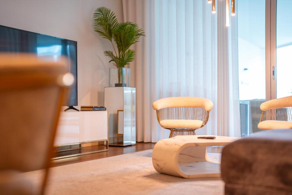 Suite BK - 3 Pools - Gym - AC - Huge Balcony — photo 1