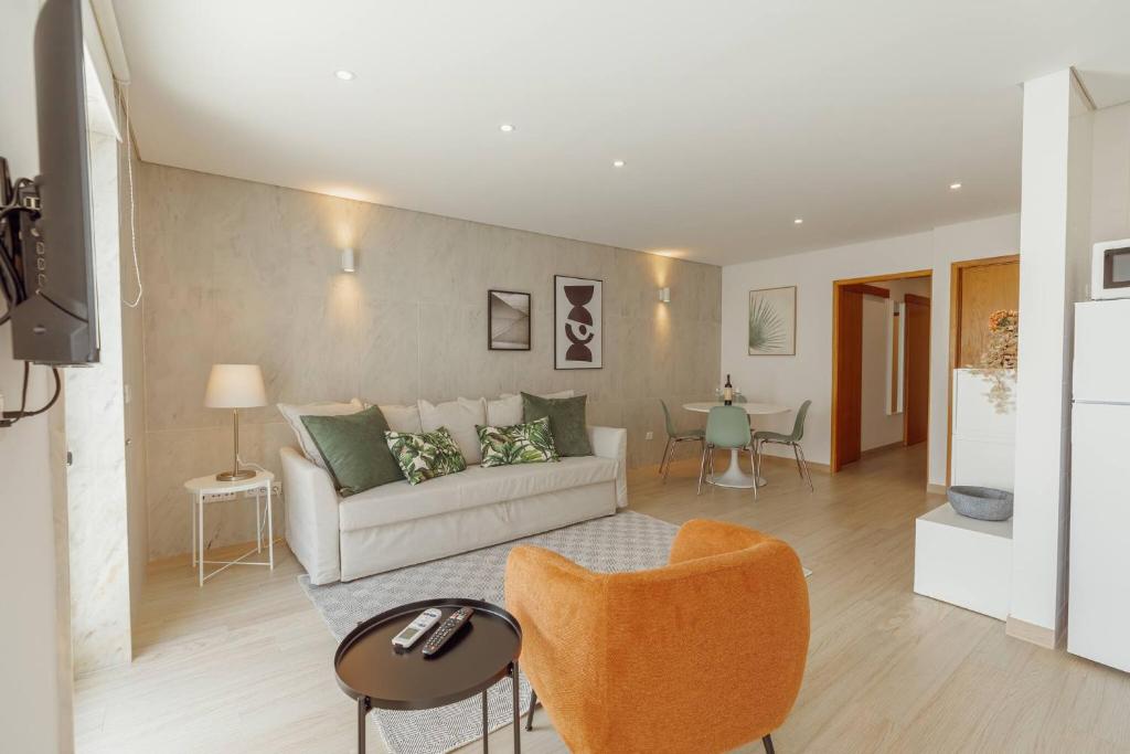 Stylish Apartment With Terrace by Hosty — photo 1