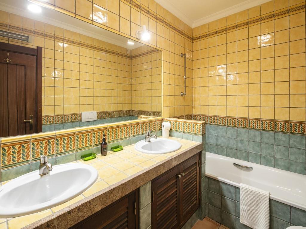 Seaside Apartment in Picturesque Benagil photo 3
