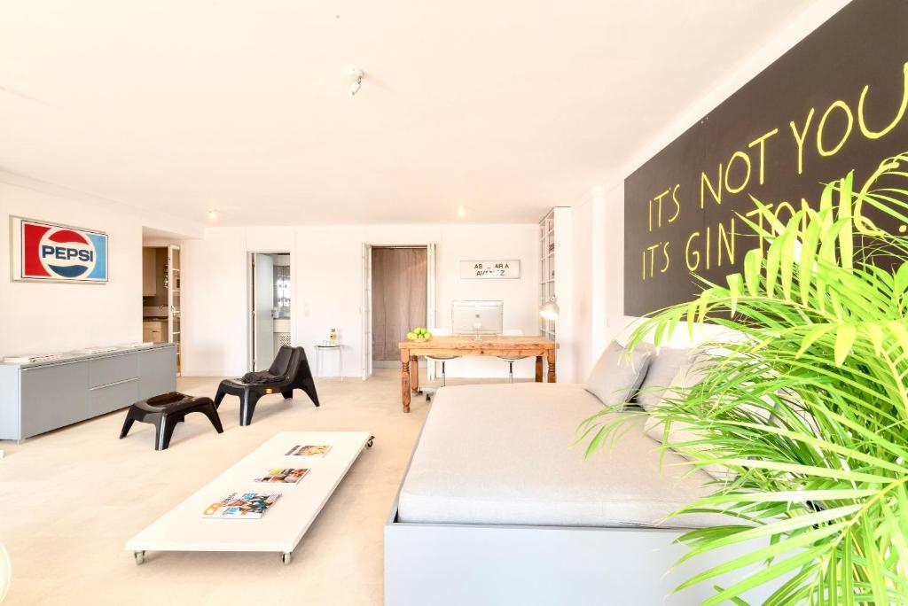 Lisbon Swimming pool apartment with private parking — photo 1
