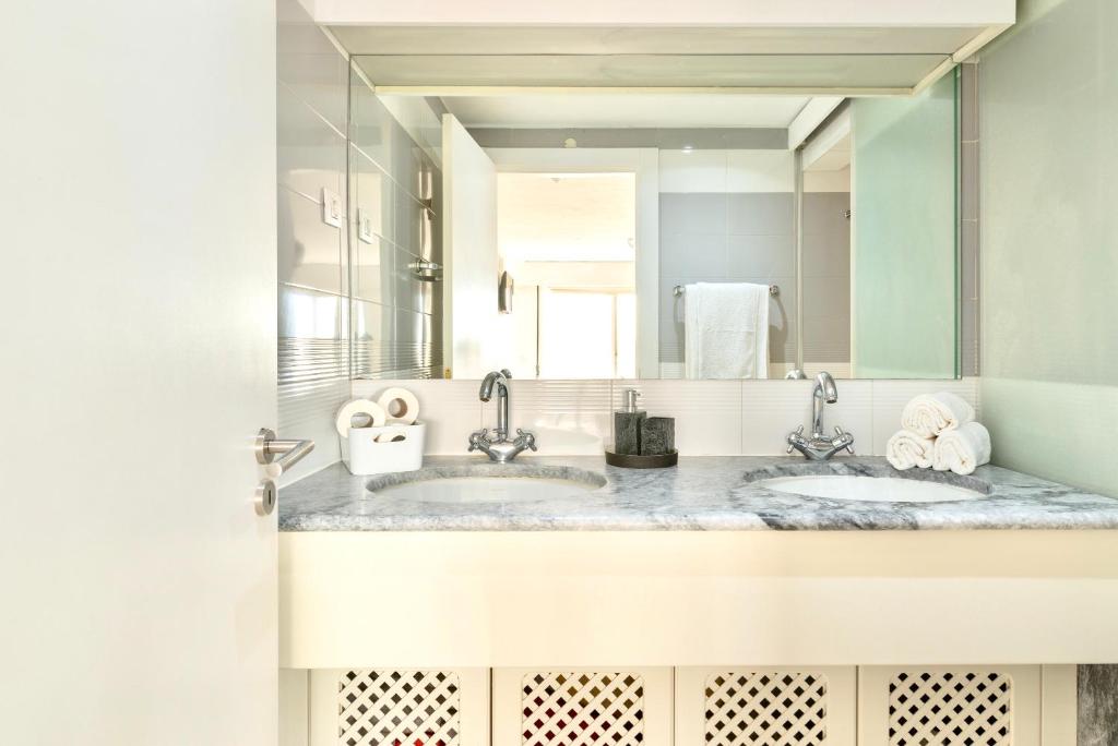 Lisbon Swimming pool apartment with private parking photo 3