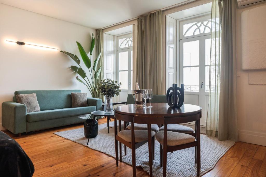 The Luxe Cube Apartment — photo 1