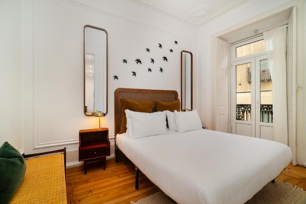 WHome Elegant Stay in Lisbon's Historic Bairro Alto photo 2