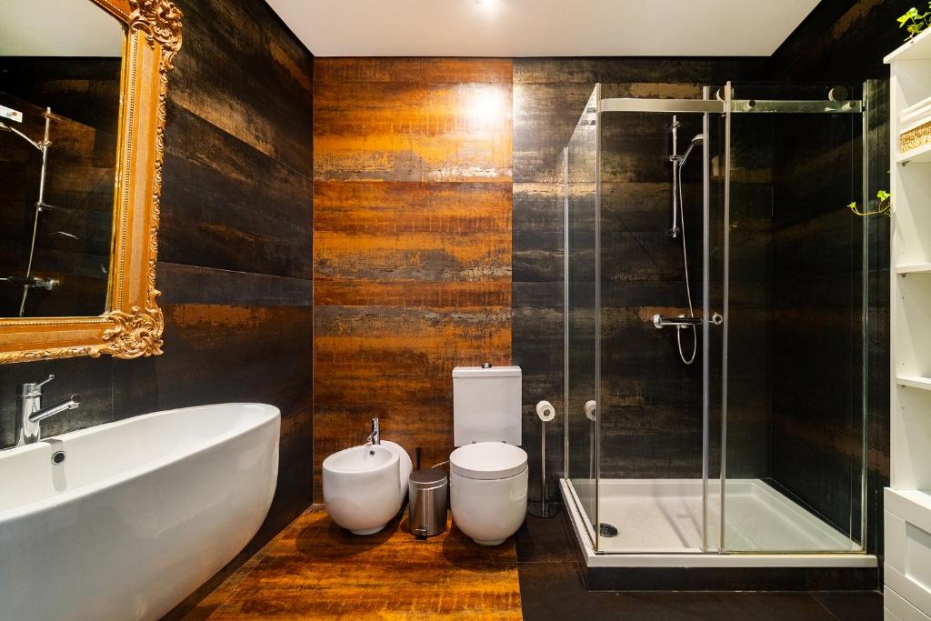 WHome Elegant Stay in Lisbon's Historic Bairro Alto photo 3