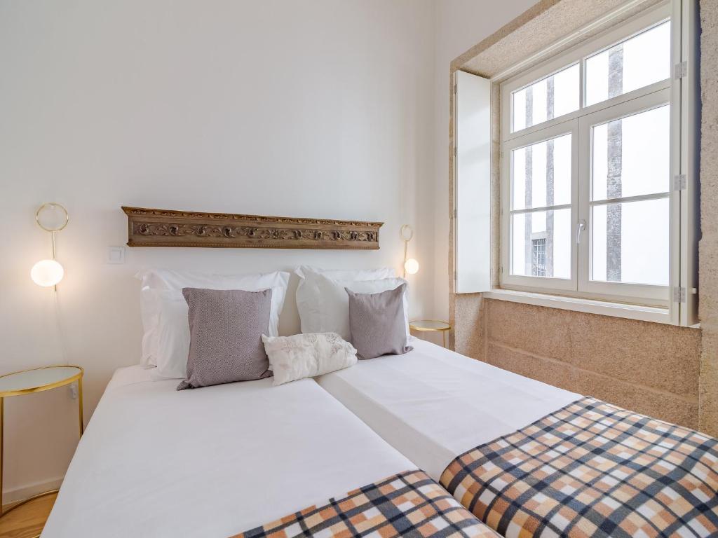 Stylish Porto studio with city views photo 2
