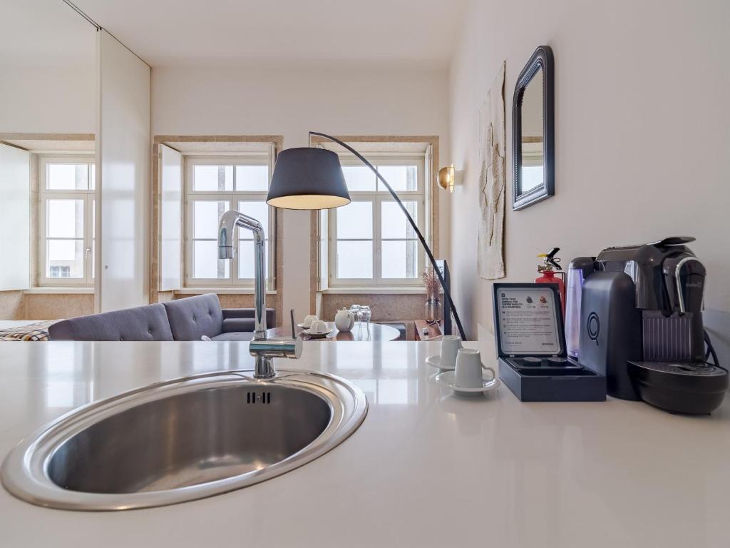 Stylish Porto studio with city views photo 3