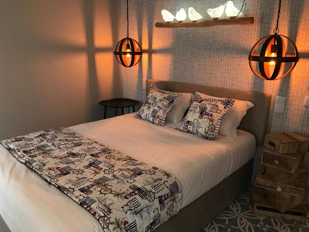Royal Beach Hostel photo 2
