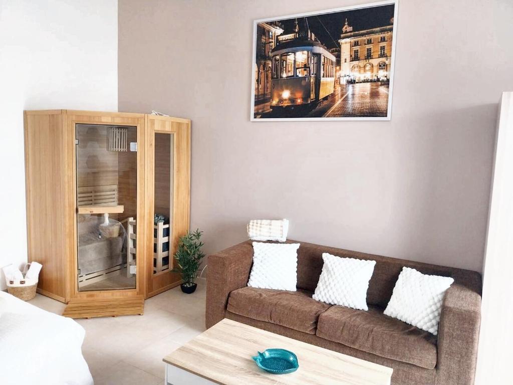 Cozy studio in Quinta do Anjo 48 m² with shared sauna — photo 1