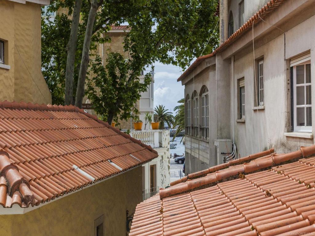 Ribeira Beach Apartment in Cascais — photo 1