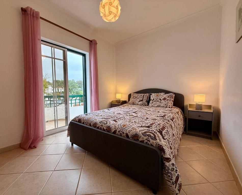 Sun & Terrace Tavira Escape - 10 mins City Center - 2 mins Train Station - Quiet photo 2