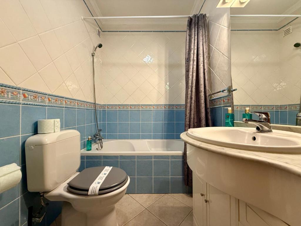 Sun & Terrace Tavira Escape - 10 mins City Center - 2 mins Train Station - Quiet photo 3