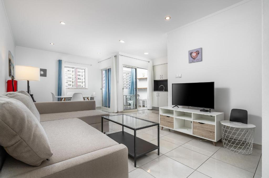Wonderful Praia da Rocha Flat by LovelyStay — photo 1