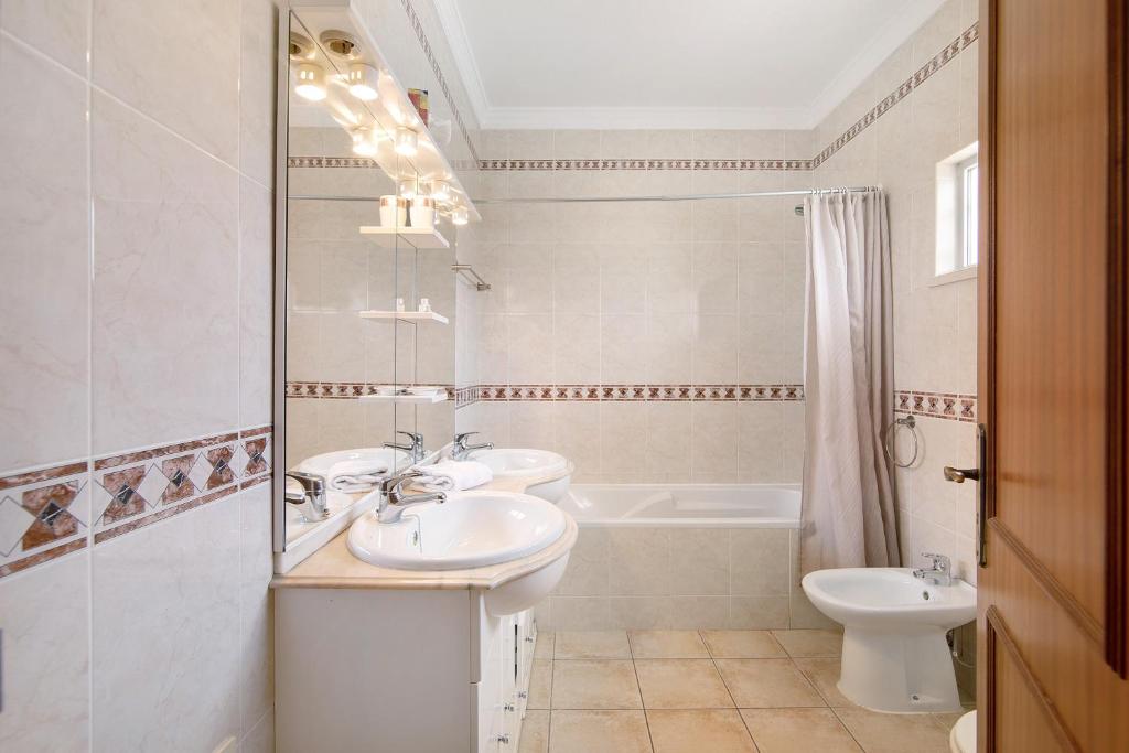Yara Beach Apartments with Terrace photo 3